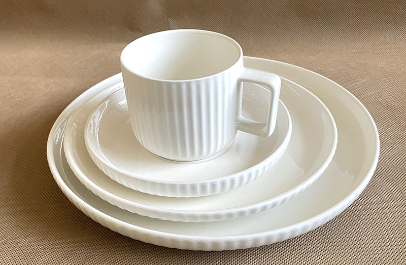 wholesale ceramic dinnerware .jpg
