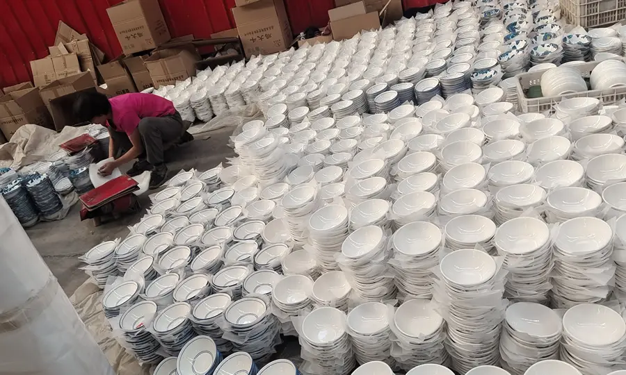 Luxury ceramic gift sets from Linyi Link Gift Co., Ltd.jpg